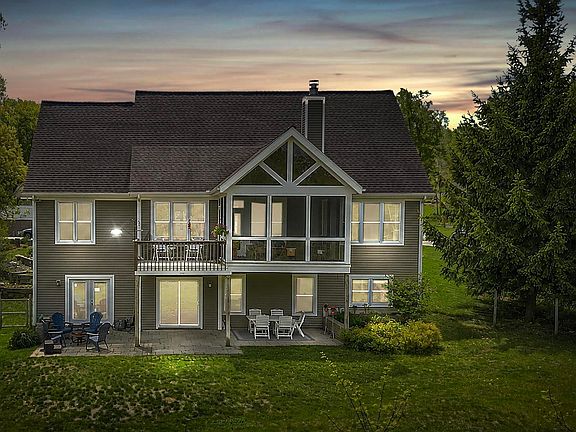 5th image of 3595 Yorkshire Dr