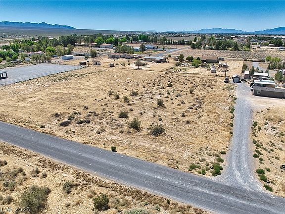 2nd image of 131 W Nopah Vista Ave