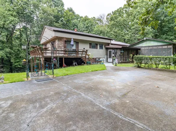 556 Leon Cir, Chatsworth, GA 30705