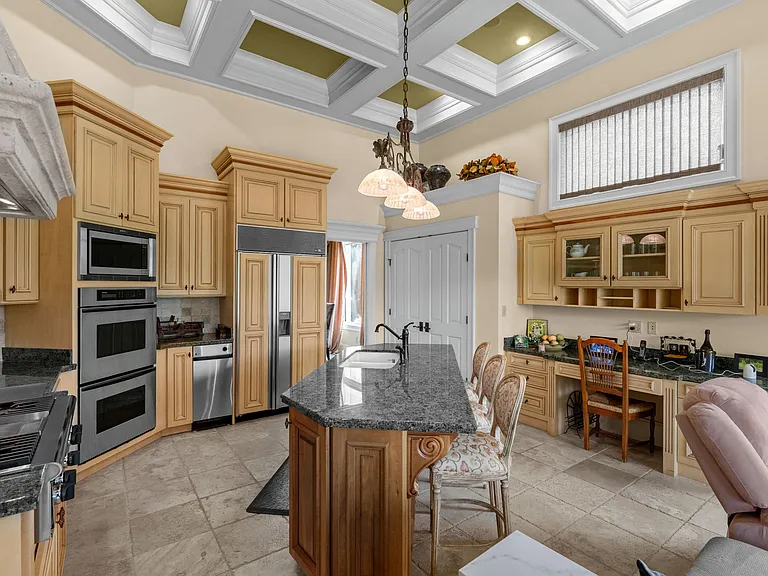 8747 Monaco Cir — Photo 9