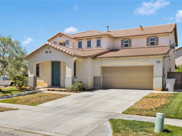 8430 Fillmore Ct, Oak Hills, CA 92344