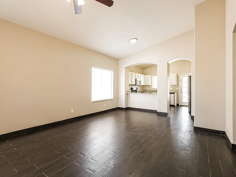 9204 E Muleshoe St — Photo 3