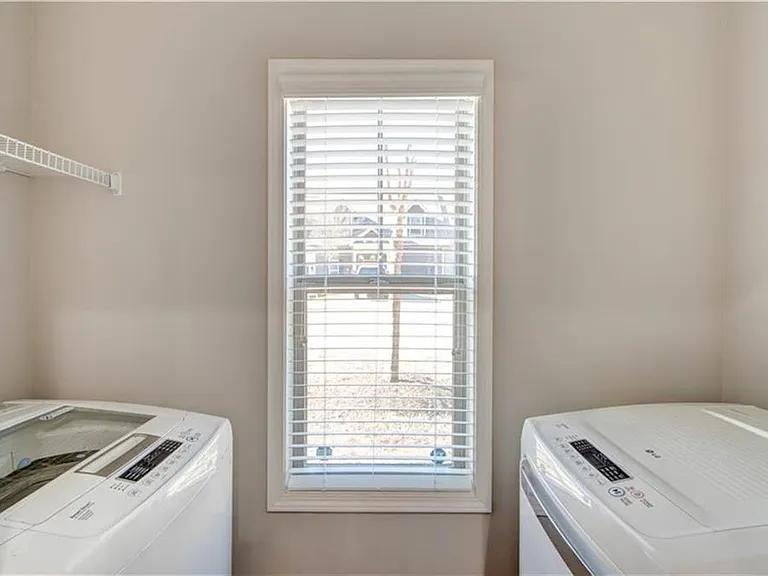 3770 Shades Valley Ln #3770 — Photo 8