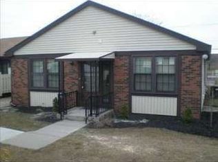 40862 Newport Dr, Plymouth, MI 48170