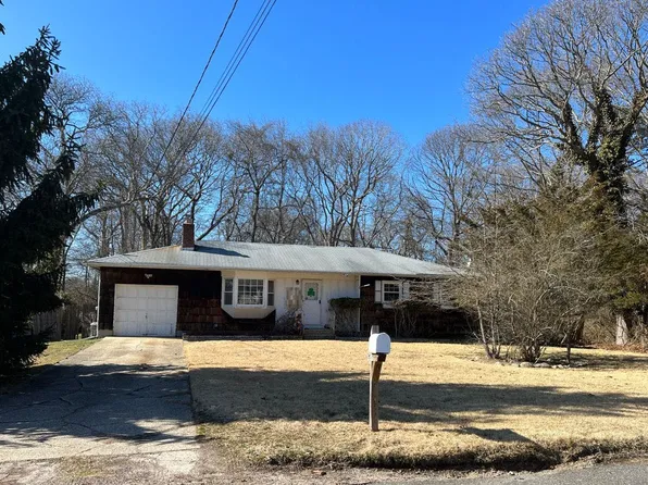 162 Union Ave, East Patchogue, NY 11772