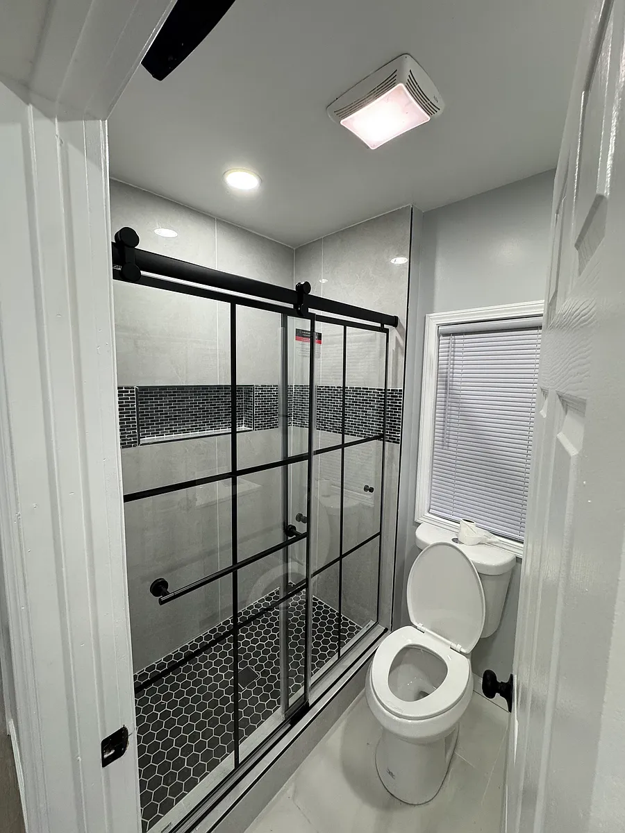 Photo 2 of 20 - 300 E Price St #2 - Linden, NJ Building Photo - 300 E Price St #2
