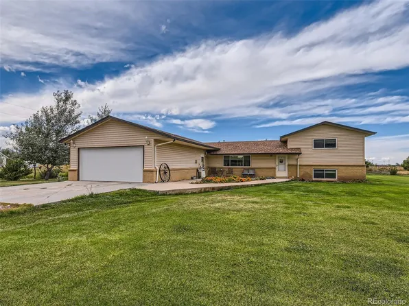55125 E Wolf Creek Drive, Strasburg, CO 80136