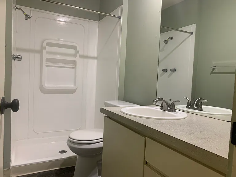 Greenwood Apartments — Photo 47