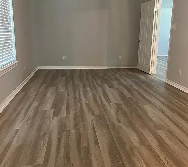 1104 E Walker St — Photo 14