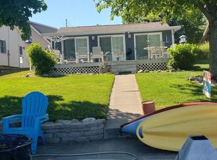 92961 Lakeshore Dr, Lawton, MI 49065