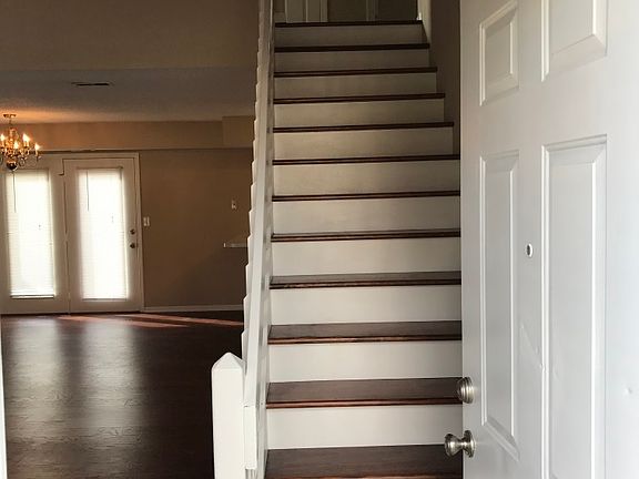5th image of 1910 Greenleaves Ct