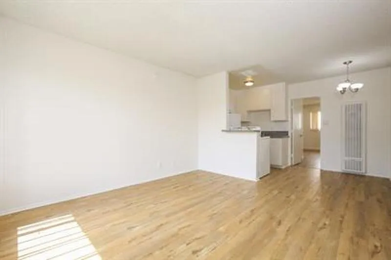 12514 Culver Blvd #7