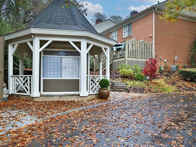 55 Mount Vernon Cir — Photo 29