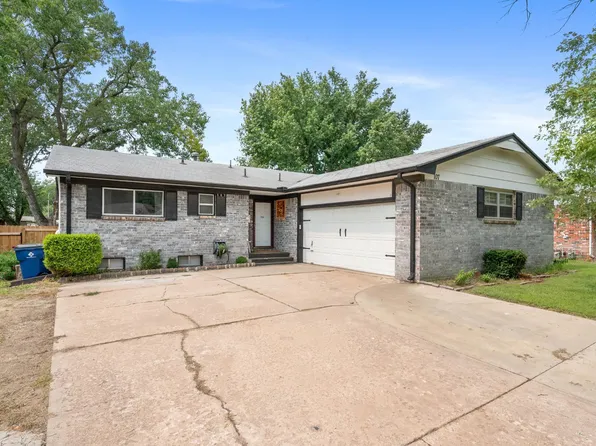 107 S Lauber Ln, Derby, KS 67037