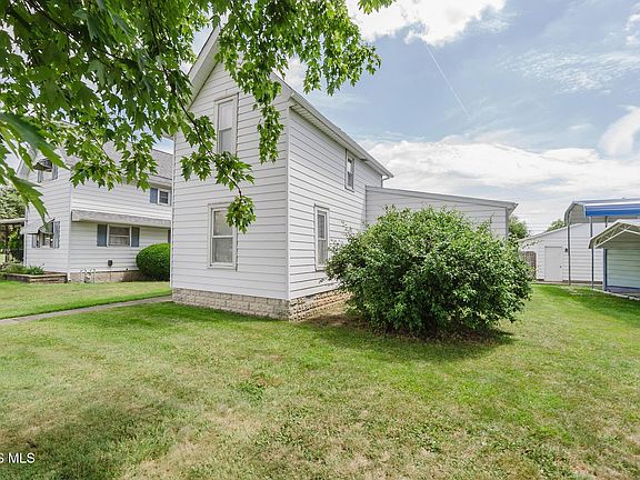 3rd image of 1437 N Township Road 21