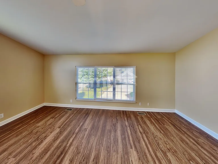 104 Lance Park Cir — Photo 6