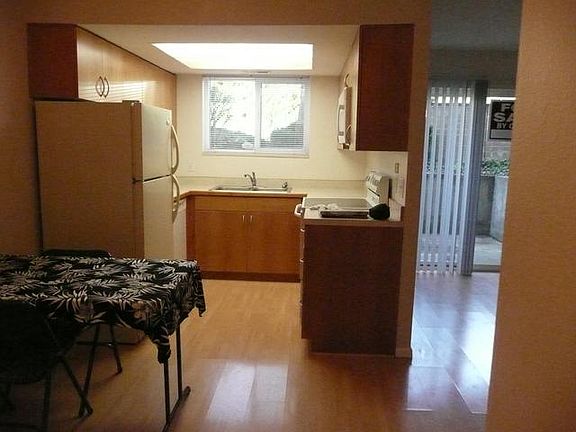 2nd image of 1080 E Quail Dr