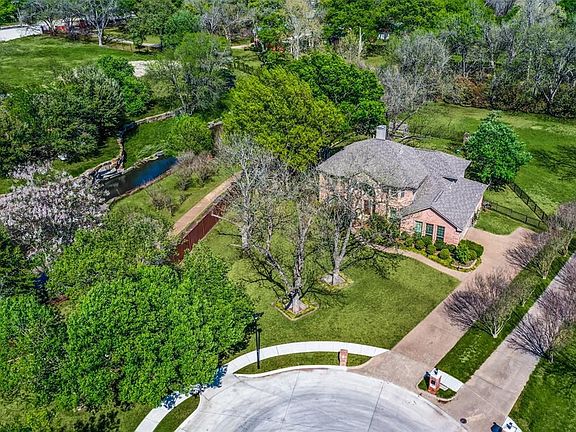 5th image of 2817 Saint Charles Dr