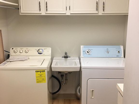 Washer & Dryer in Unit
