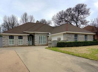 1448 Spinnaker Ln, Azle, TX 76020