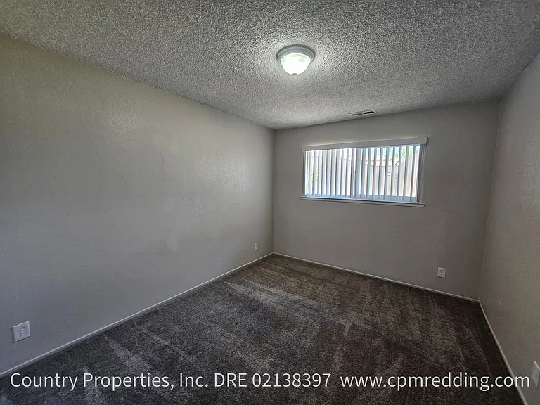 2951 Robert Ct — Photo 11