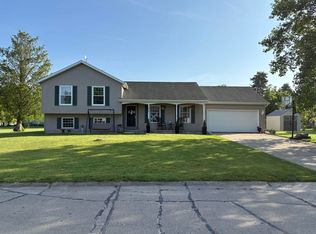 606 Briarwood Dr, Danvers, IL 61732