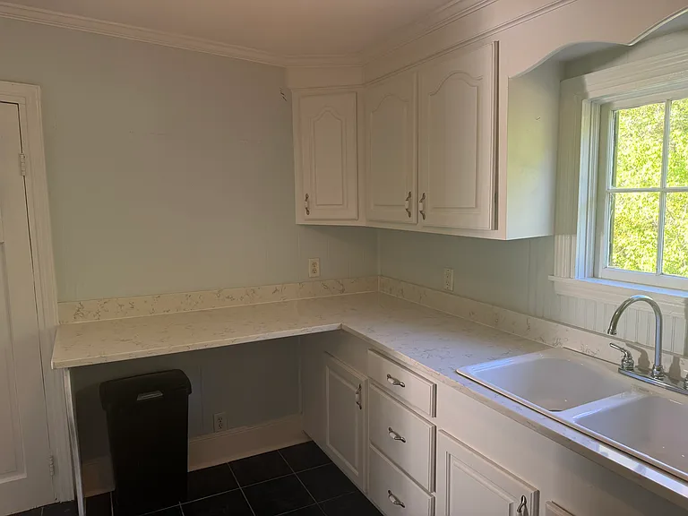1430 Raccoon Rd — Photo 6