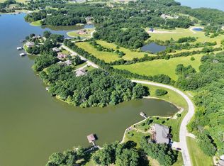 1810/1812 W Shore Dr, Macon, MO 63552