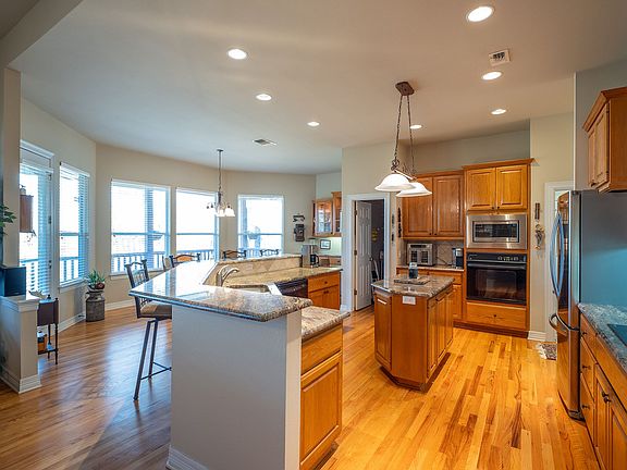 2nd image of 130 Sabine Dr