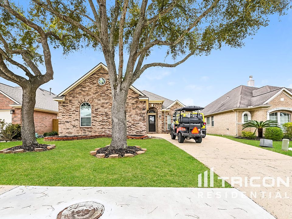 1st image of 307 Marina Oaks Ct