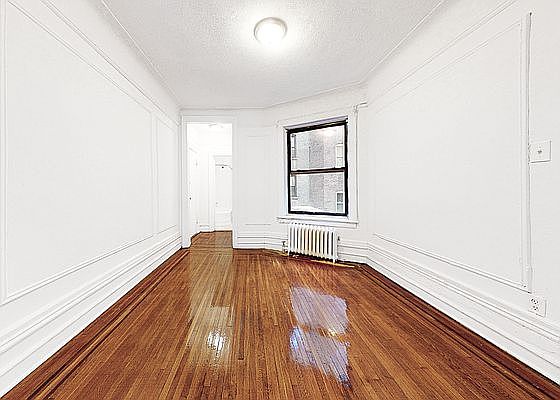 2nd image of 256 Seaman Ave APT 1A