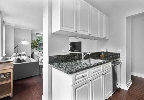 4th image of 400 E 90th St APT 2E