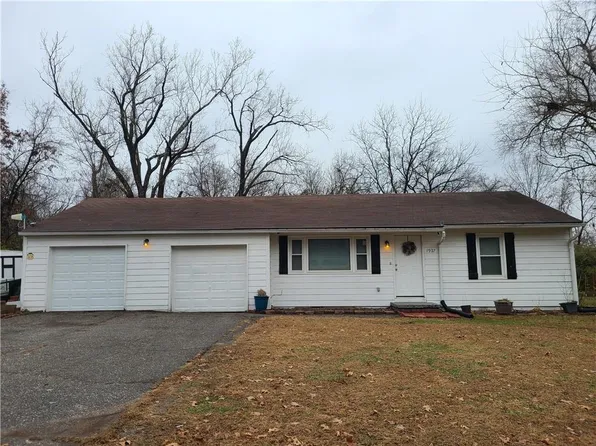 1927 S 88th St, Kansas City, KS 66111