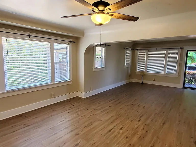 368 Gladys Ave — Photo 5