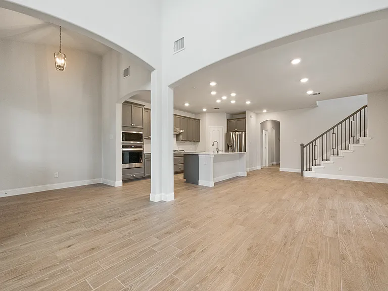 1716 Elise Ln — Photo 6