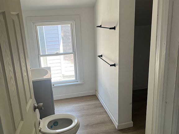 3rd image of 23 Schuyler St APT 2