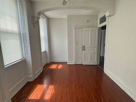 4th image of 3905 Baring St #2