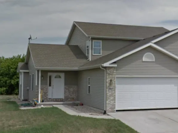 1062 Vinyard Dr, Oregon, WI 53575