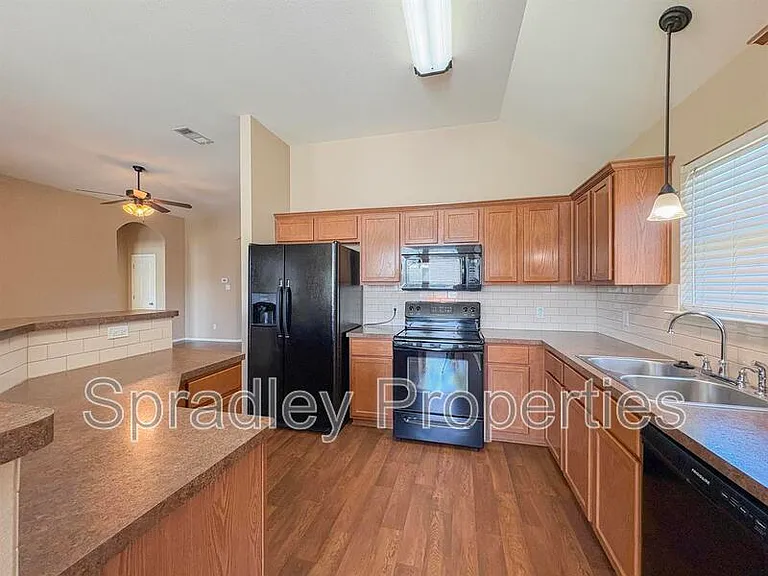 1113 Branchwood Way — Photo 10
