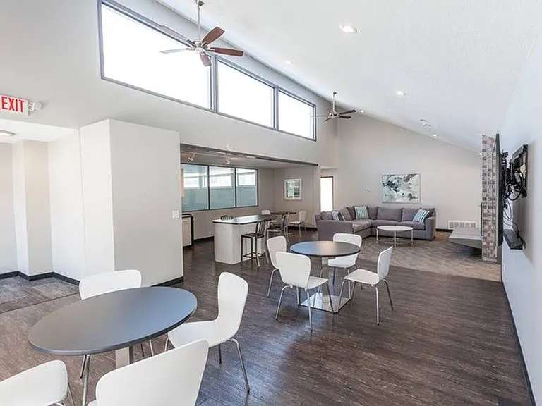 Talus | Clubhouse Lounge