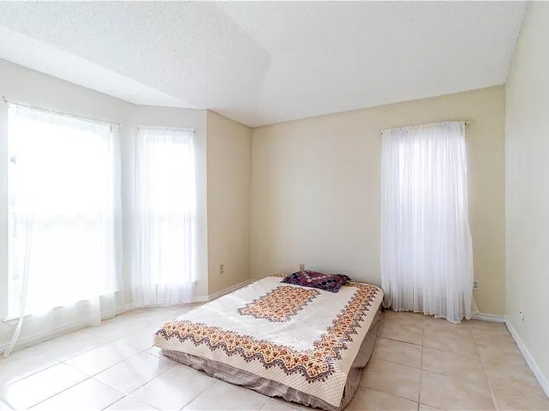 7945 Fox Dr — Photo 7