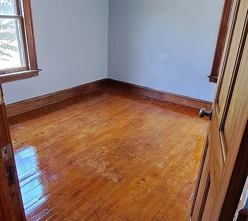 2nd image of 2710 W Melvina St #2710