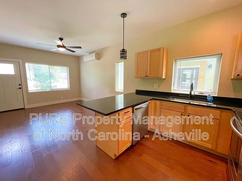 2 bed, 2.0 bath, 984 sqft, $1,675 — Photo 3