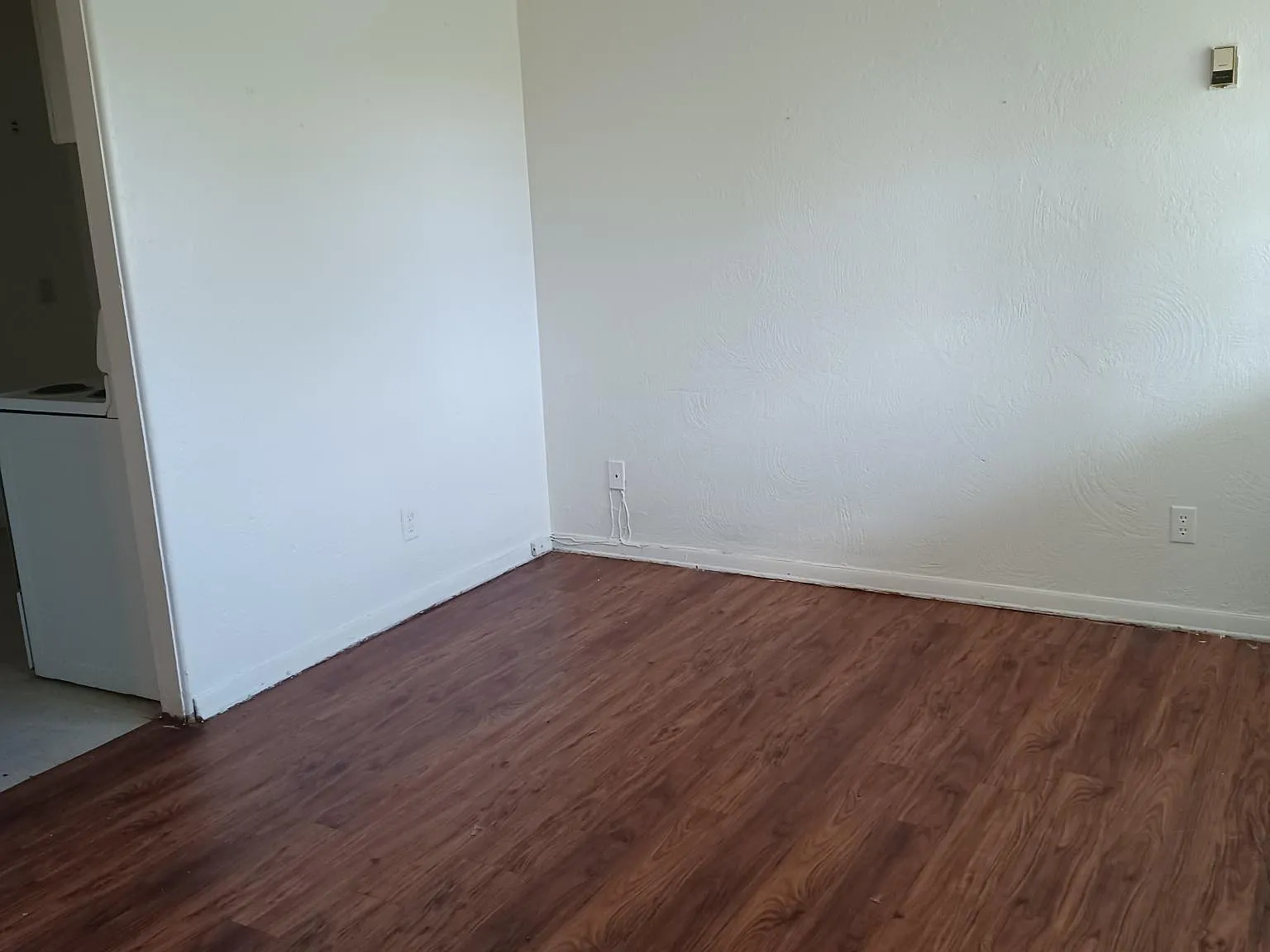 2 bed, 800 sqft, $695 — Photo 2