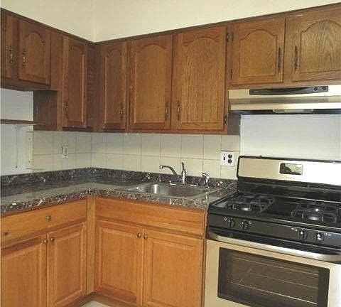 3rd image of 14350 Barclay Ave APT 6E