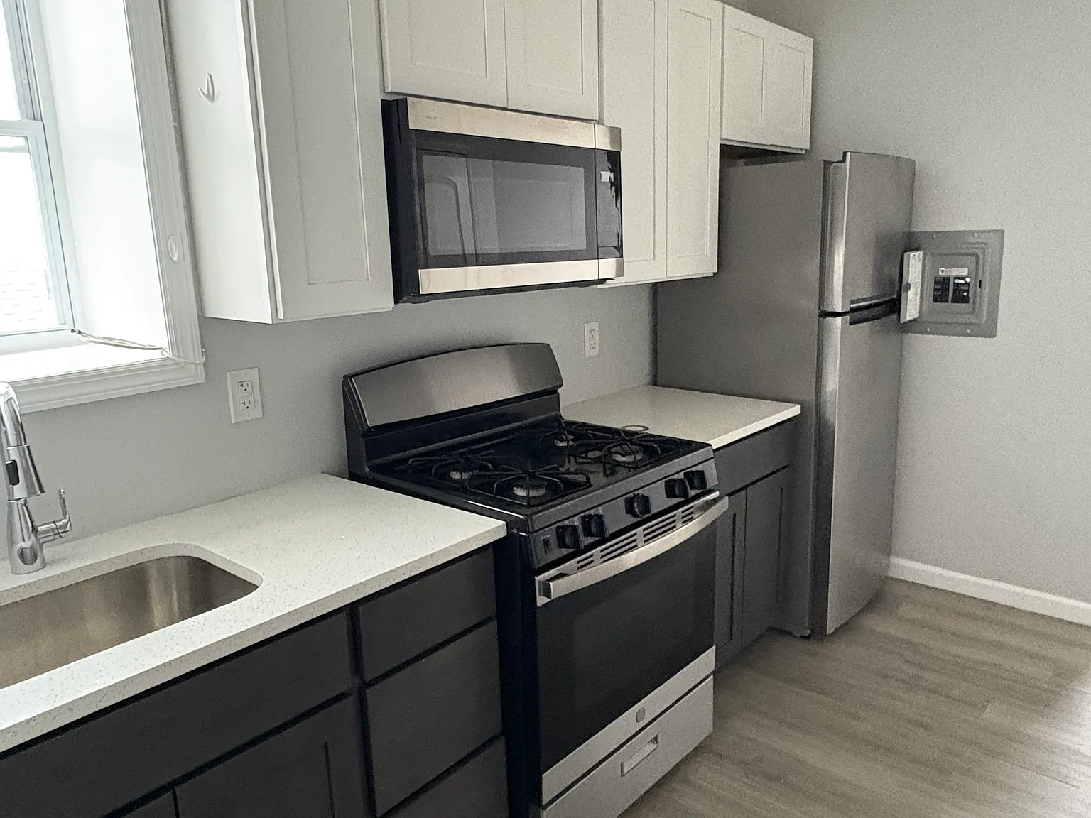 17 Teaneck Rd — Photo 2