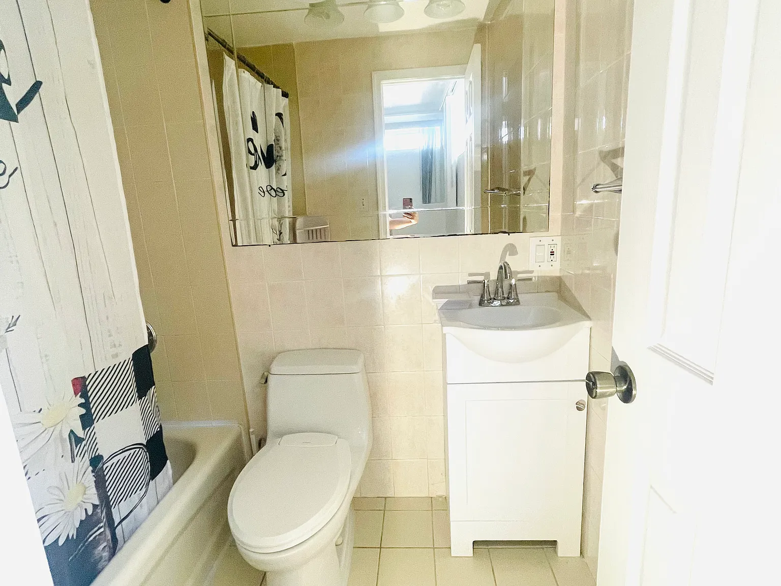 1 bed, 1200 sqft, $1,800 — Photo 3