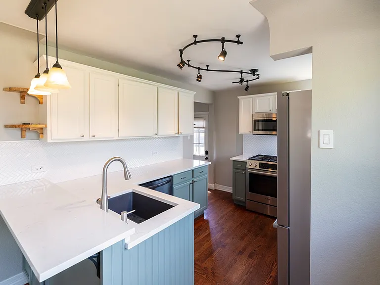 2140 Benton St — Photo 14