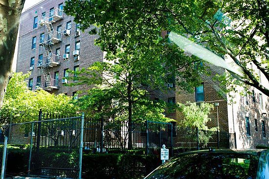1st image of 2525 W 2nd St APT 3B