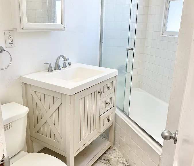 473 S Roxbury Dr #1/2 — Photo 8